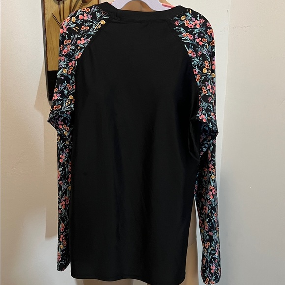 🫶❣️BODY GLOVE RASH GUARD - Picture 6 of 6